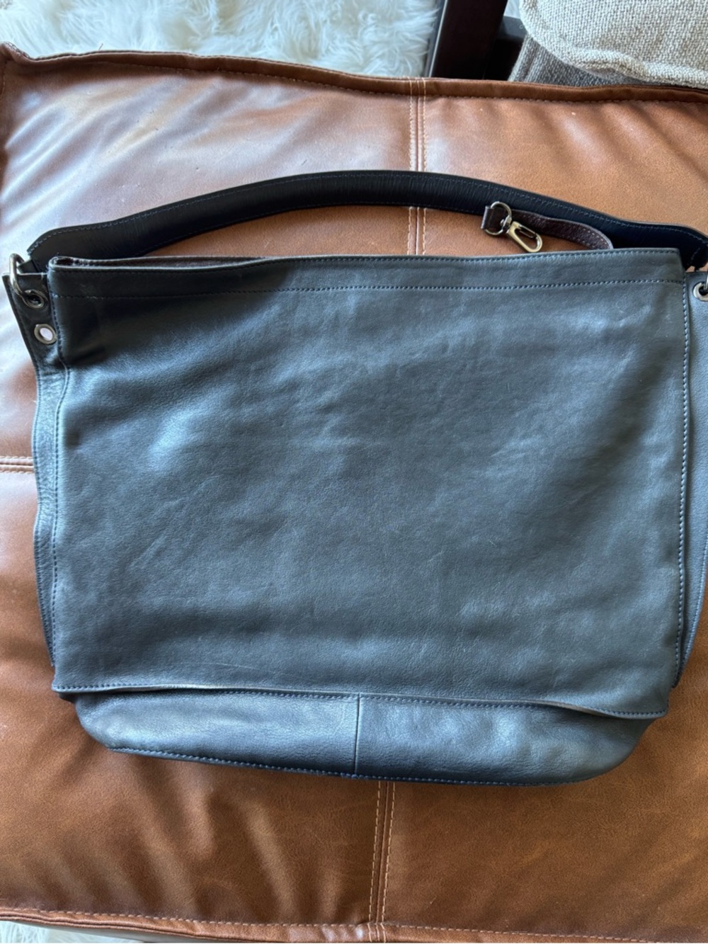 Longchamp Black Leather Shoulder Bag - Picture 2 of 9